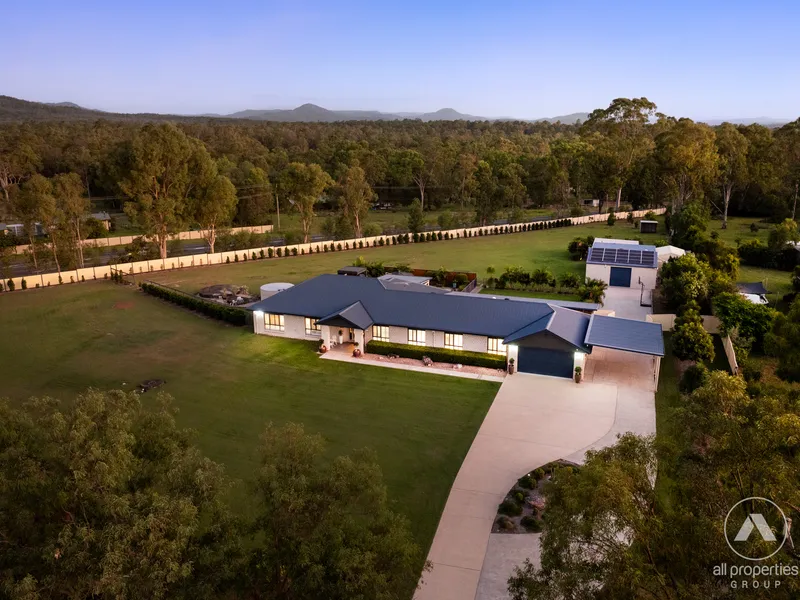 Lavish Acreage Retreat | 10,300m2 block | 6 bedrooms | 2 bathrooms | 8 car accom | Inground Pool | 9m x 9m Shed