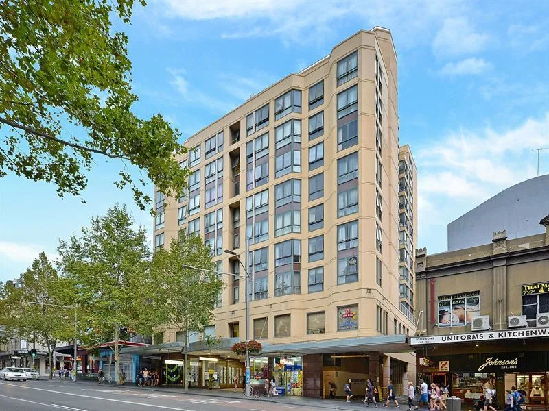 Capitol Terrace, 3 bedrooms 2 bathrooms Apartment 6 months lease contract only, call 0404 843 268 to book a private inspection