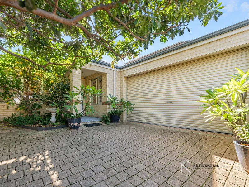 Luxurious and fully renovated 3-Bedroom home in a group of only 2