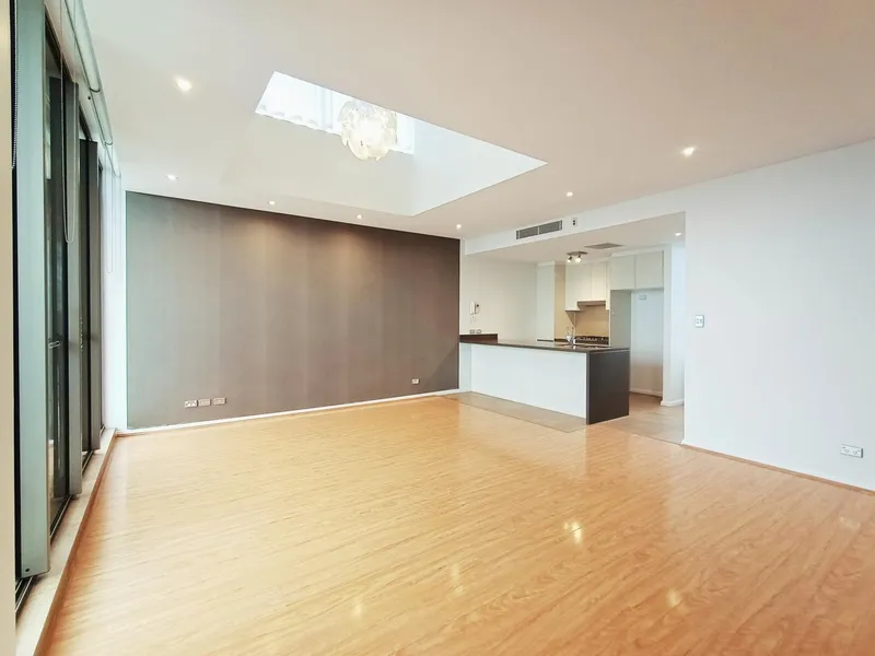 Top Level large 2 Bedroom with Brilliant view Apartment in Epping Park Meriton