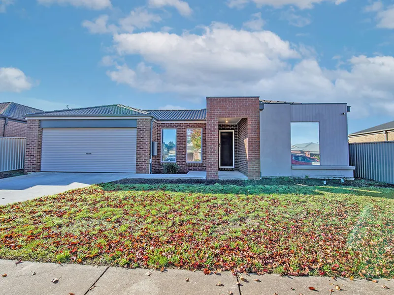 A Fresh Feel About The Delacombe Family Home! 