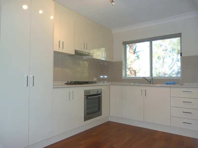 Walking distance to Rockdale Plaza and station