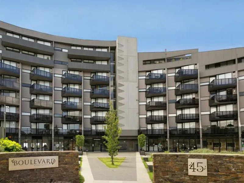 Elegant Living in Edgewater Estate