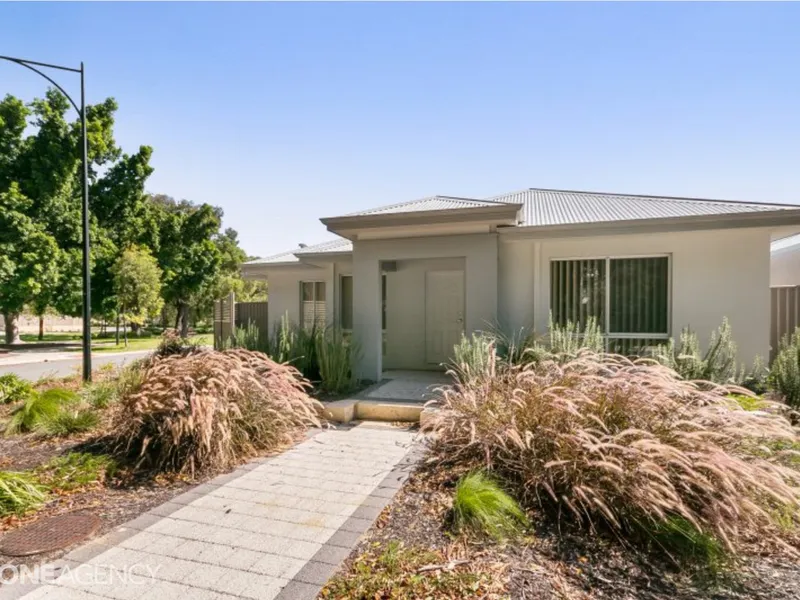 LARGE FAMILY HOME IN QUIET STREET!