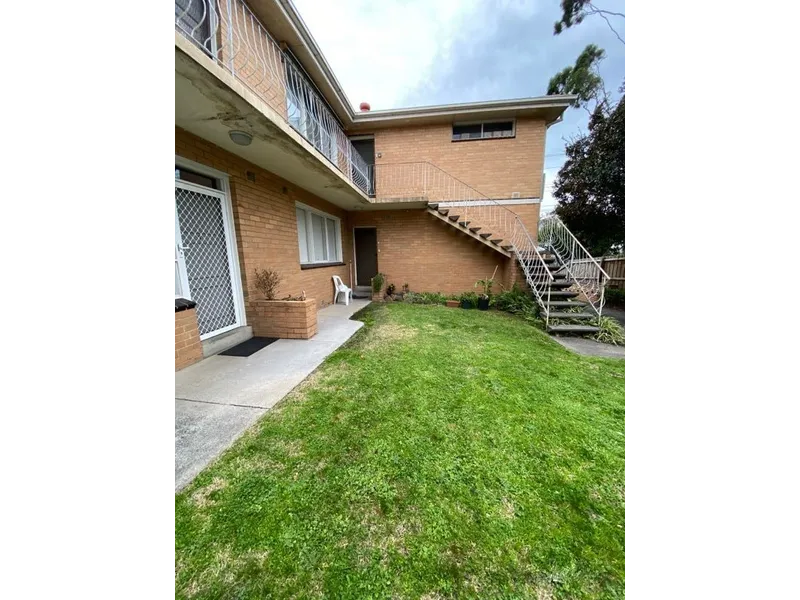 One bedroom unit in perfect location!