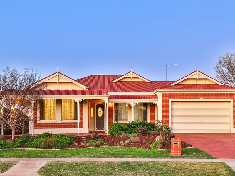 CHARMING FEDERATION HOME IN IRYMPLE - A TRUE GEM!