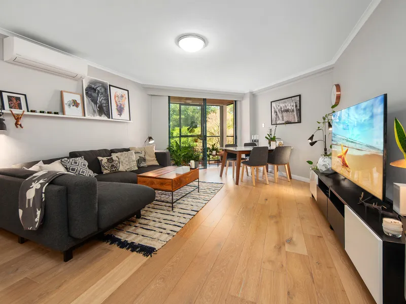 FULLY FURNISHED SUPERB LIFESTYLE APARTMENT AT MIRAGE BUILDING