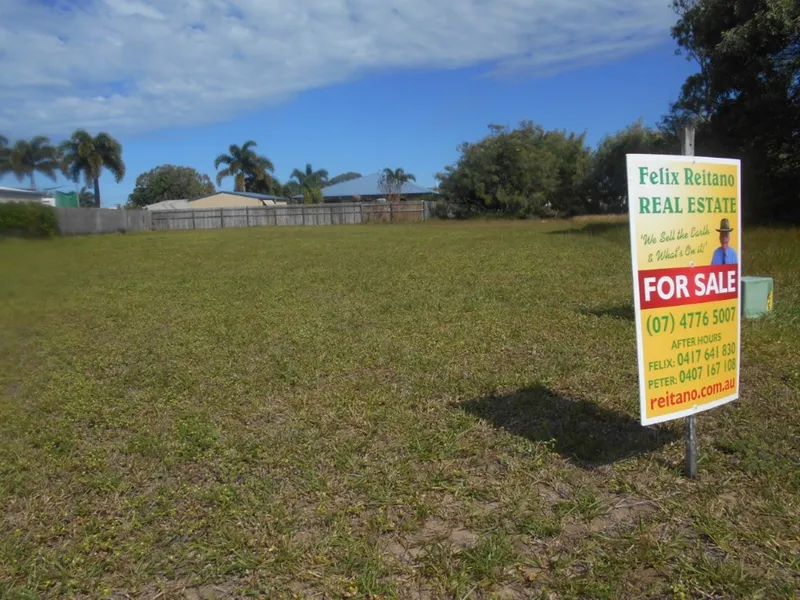 LARGE BLOCK IN CLOSE!