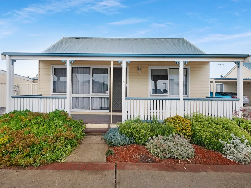 2 Bedroom Cottage ready to move in!