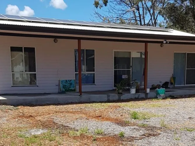 NEAR NEW 3 BEDROOM HOME ON MACLEAY ISLAND