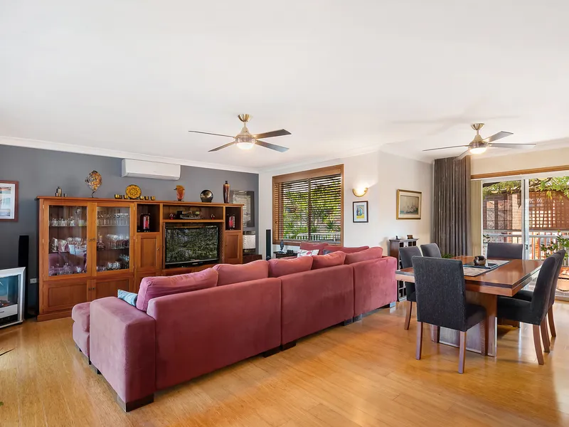 Immaculate Family Townhouse Offering Peaceful Yet Convenient Lifestyle