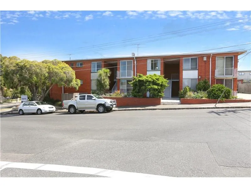 Ground floor apartment - Weekly rent negotiable