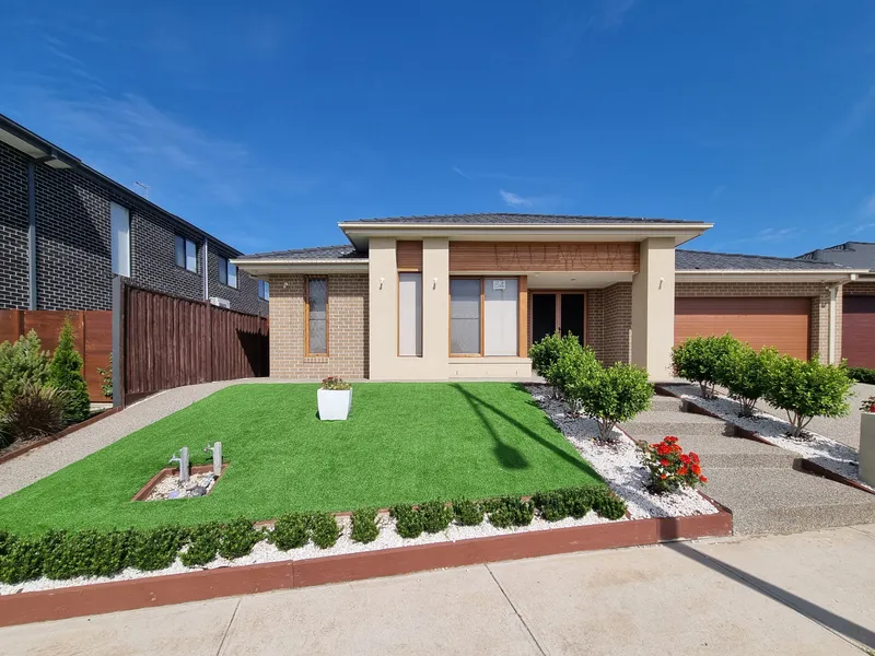 38 squares Family Home with 6 KW solar panels to save massive on electricity bills!