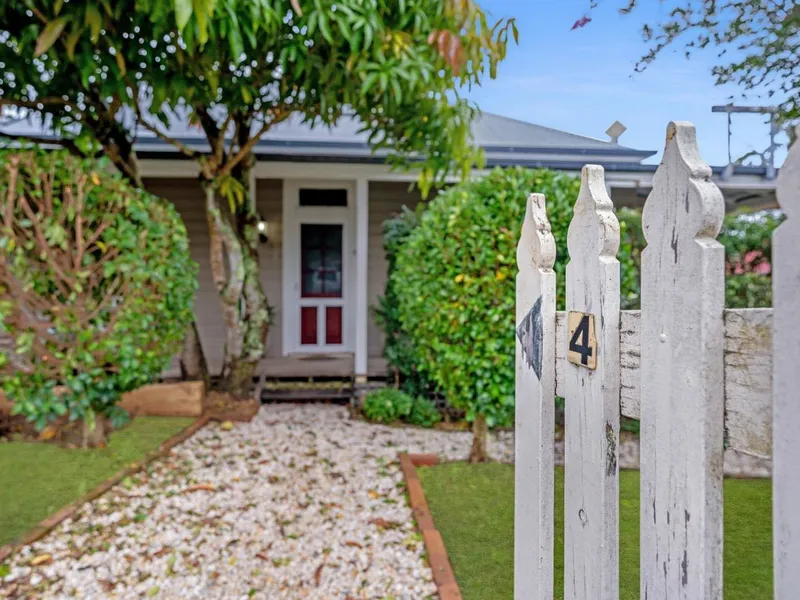 Meticulously renovated cottage