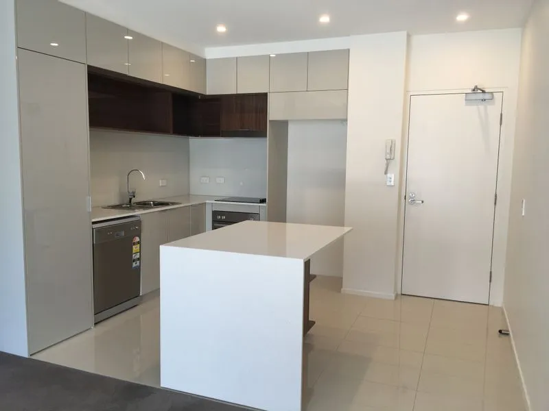 Spacious 2 Bedroom Apartment with Loads of Storage