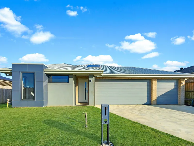 FOUR BEDROOMS PLUS TRIPLE GARAGE!