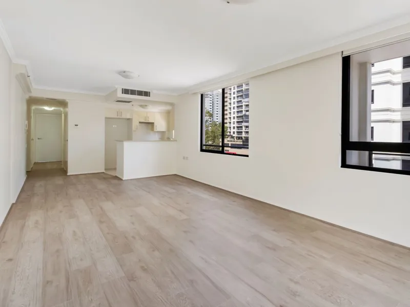 Freshly Renovated Two Bedroom Apartment With Parking