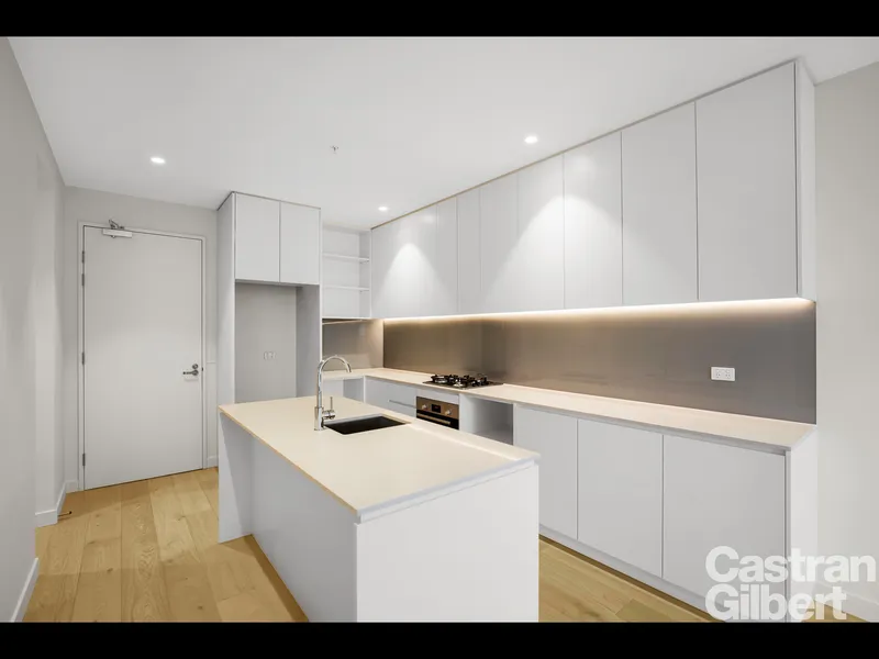 AS NEW, TWO BEDROOM APARTMENT IN HAMPTON EAST!