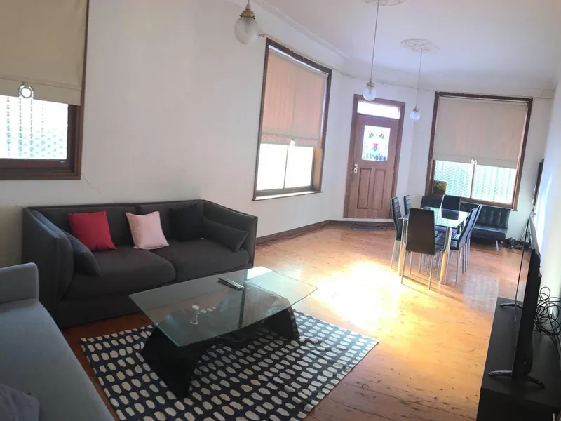 Spacious Newtown Terrace close to all amenities