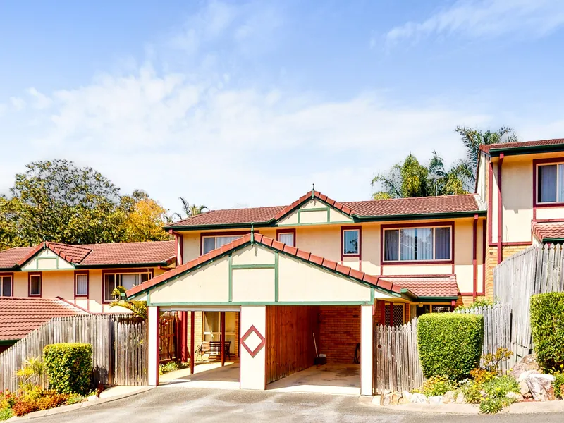 Well Maintained 2 Bedroom Townhouse