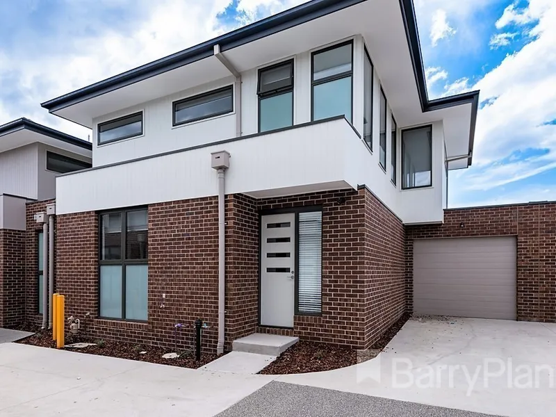 3 BEDROOM TOWNHOUSE!