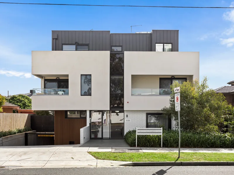 Carefree Lock & Leave Living