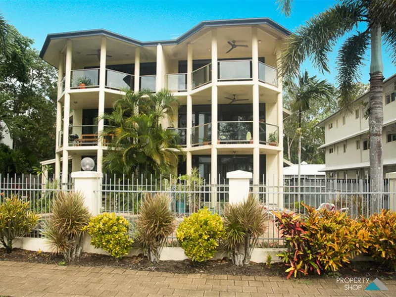 SPACIOUS BEACH FRONT APARTMENT!