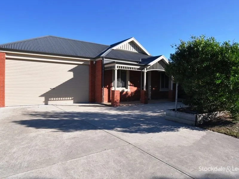 Charm & Privacy on Couta