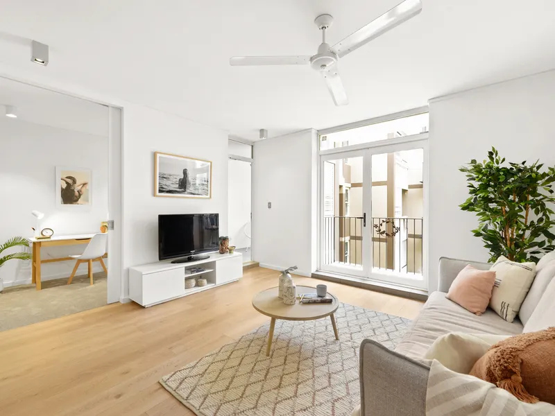 Excellent Beach Pad In Acclaimed Block, Seconds To The Sand