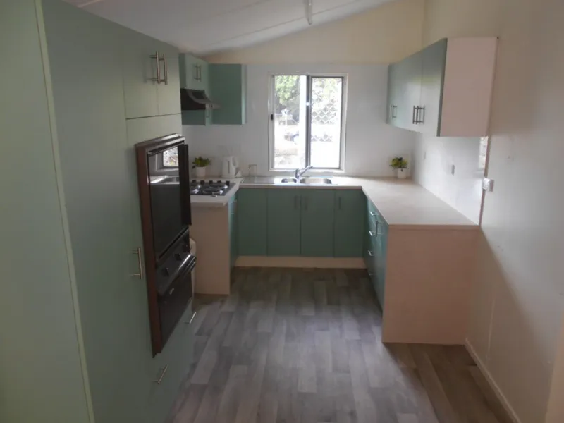 CORNER BLOCK - SHORT DRIVE TO FISHING SPOTS !