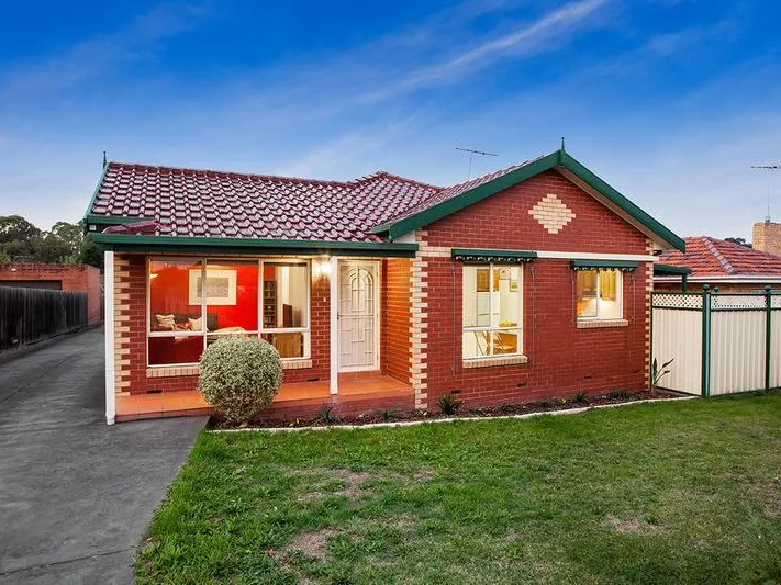 Perfect Location in the heart of Rosanna