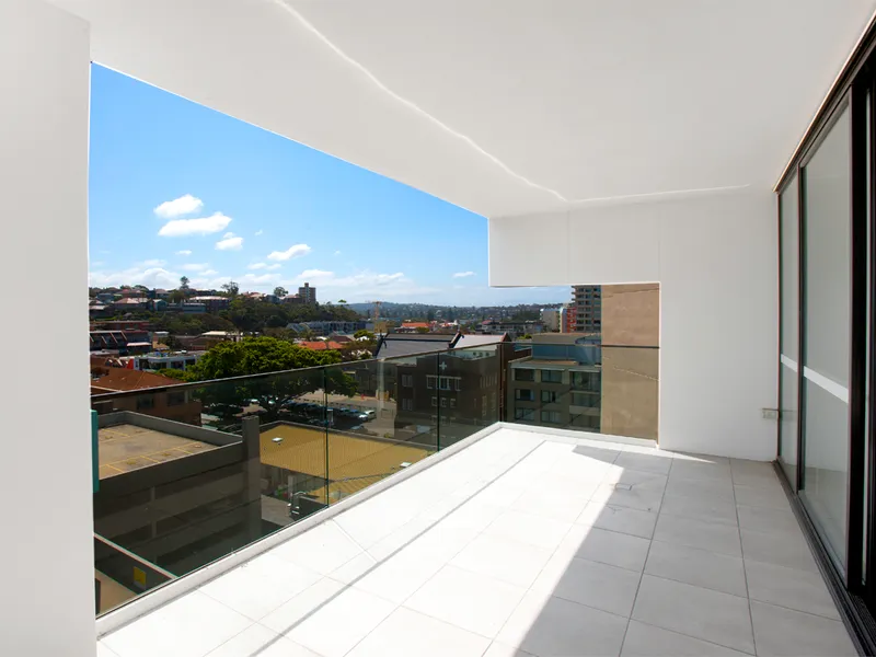 EXECUTIVE TWO BEDROOM APARTMENT IN THE HEART OF MANLY - Pets considered on application! 