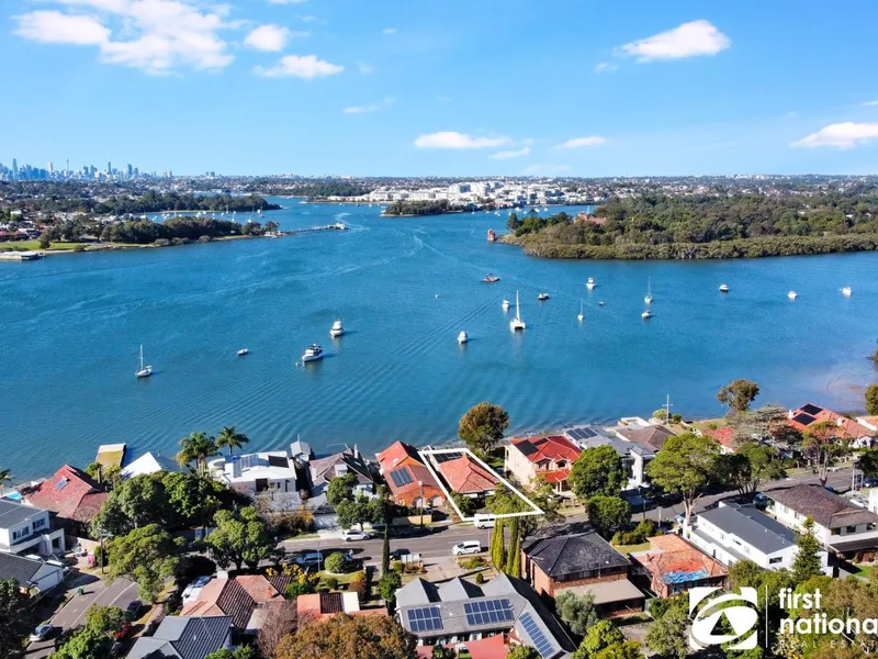 Inspiring Waterfront Parcel | Conveniently Located | Dream Home Potential