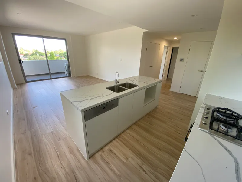 Brand New Luxury Two bedroom in Heart of Eastwood