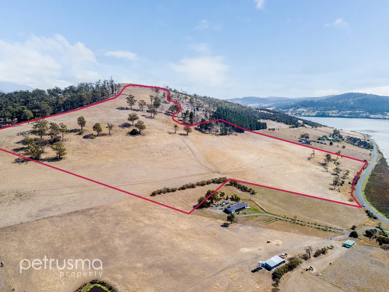 Large vacant land with breath-taking views.