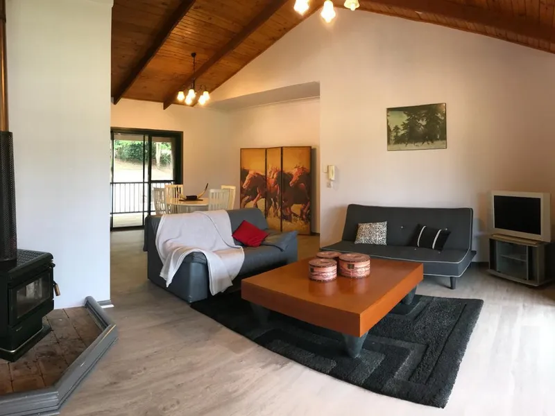 DUAL LIVING AT ITS BEST - BRING THE WHOLE FAMILY!