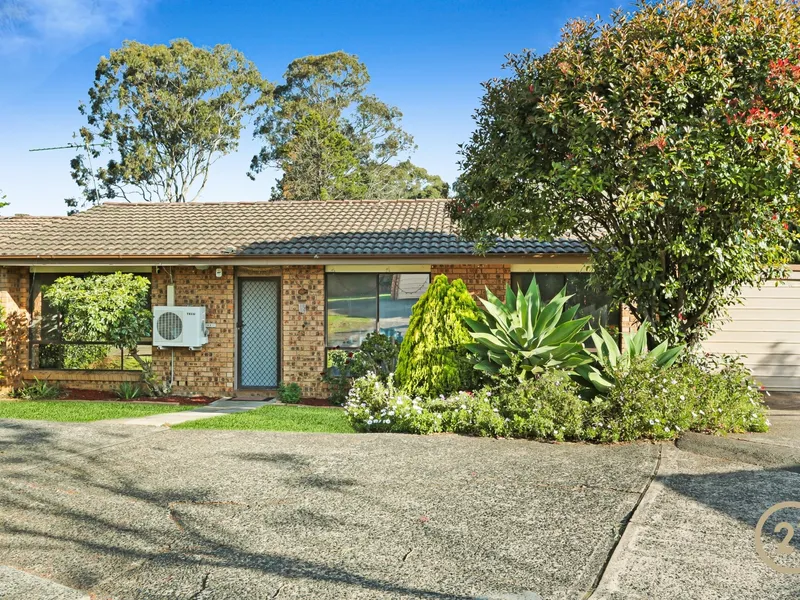 WELL MAINTAINED COMPLEX & CONVENIENTLY LOCATED