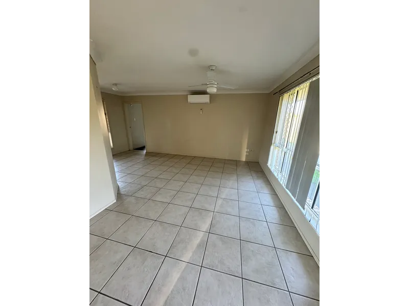 BEAUTIFUL 4 BEDROOM HOME!!