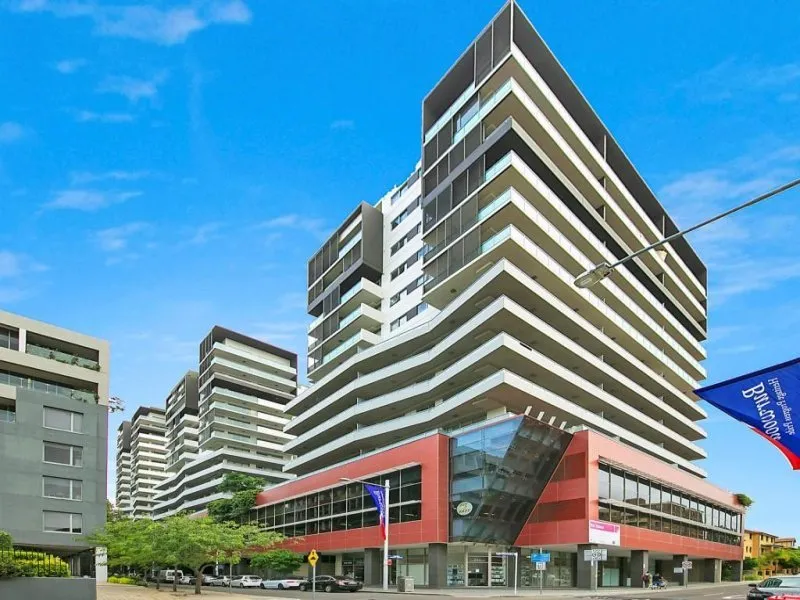 North Facing Unfurnished One Bedroom with Stunning Views!! 