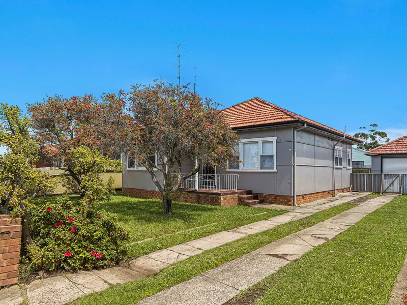 Neat 3 Bedroom Family Home Centrally Located