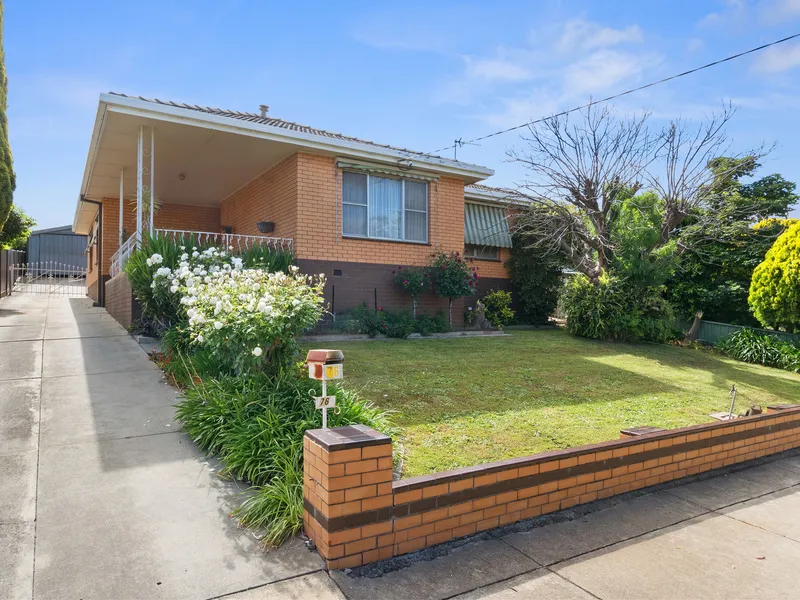 HOUSE FOR LEASE - 76 MAPLE STREET, GOLDEN SQUARE