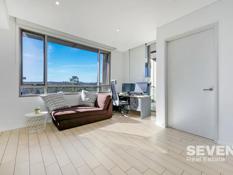 Executive apartment with gorgeous sunny aspect