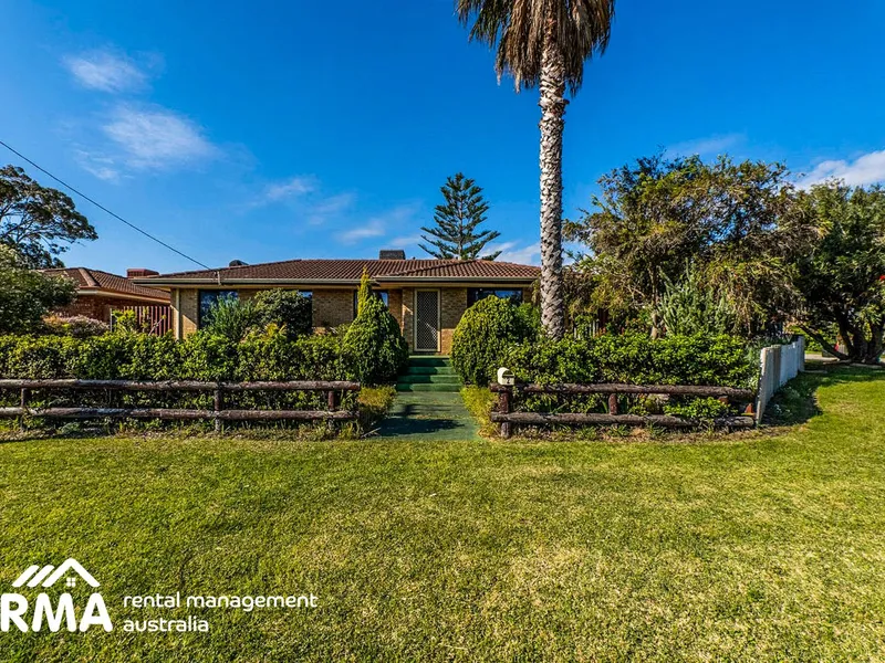 Fabulous Home with Side Access and Large Workshop