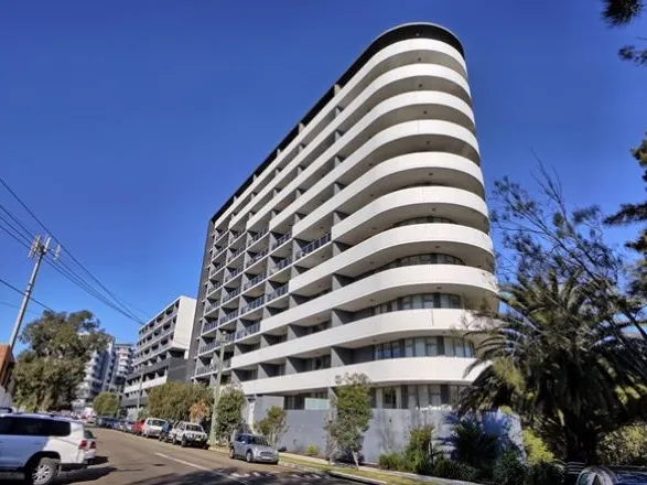 Spacious Two bedroom apartment for lease in the heart of Canterbury