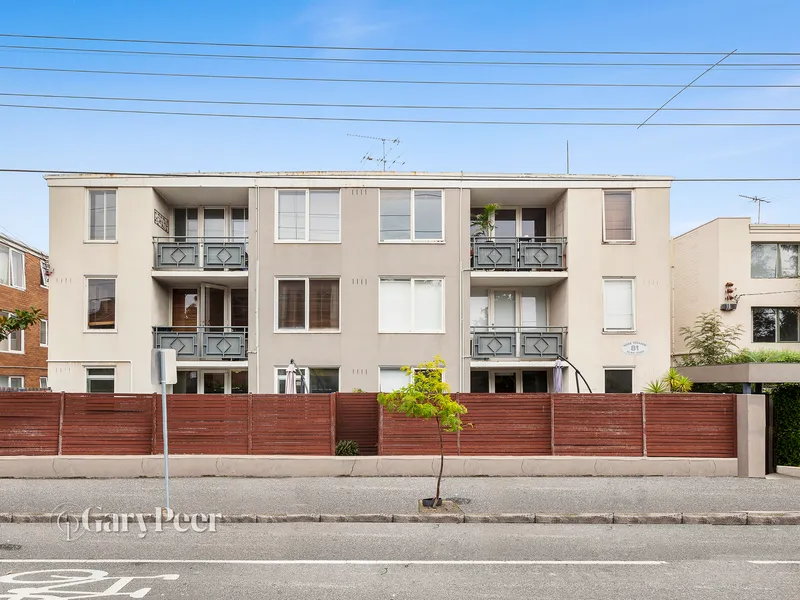 Super stylish & a house sized garden