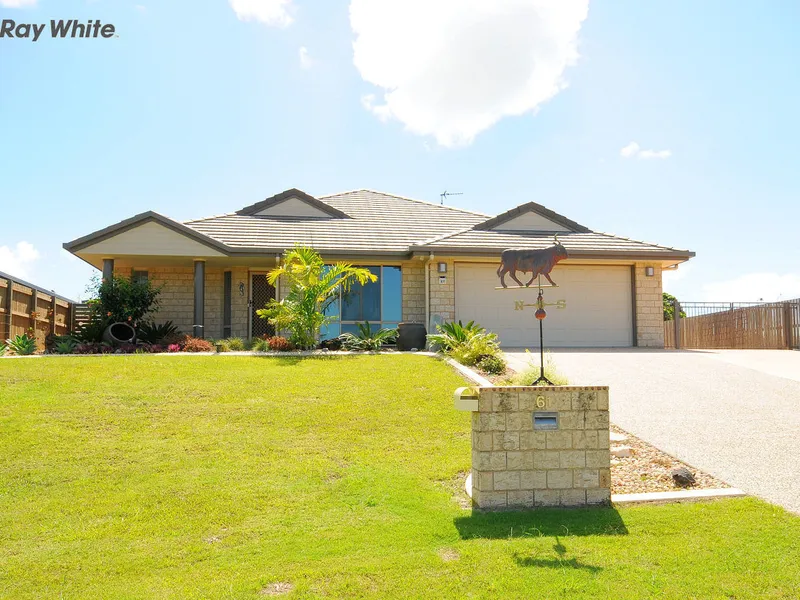 Shop Till You Drop! 4 Bedroom Home In One Of  Hervey Bay's Most Sort After Suburbs