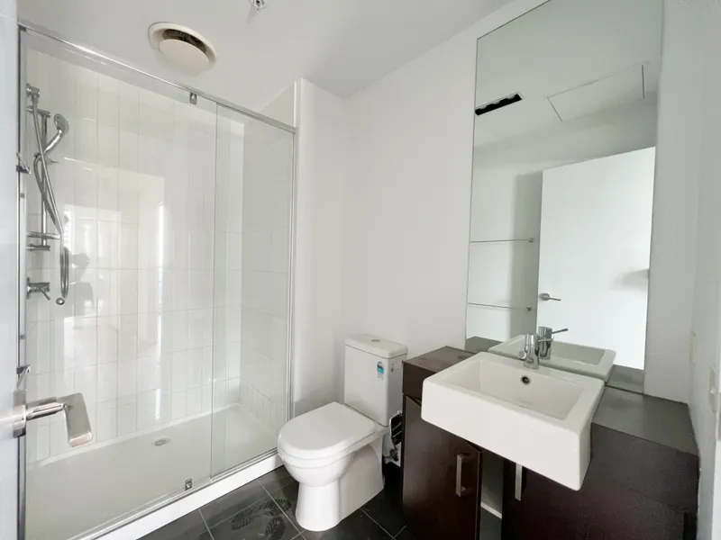 New renovated 3 Bedroom apartment with huge size