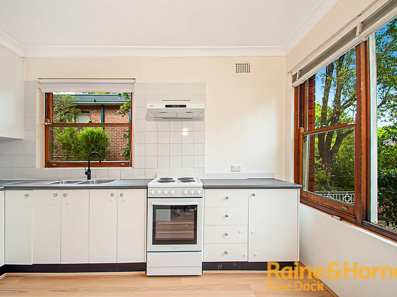 Style and convenience in a leafy village setting ~ 2 bedroom Apartment