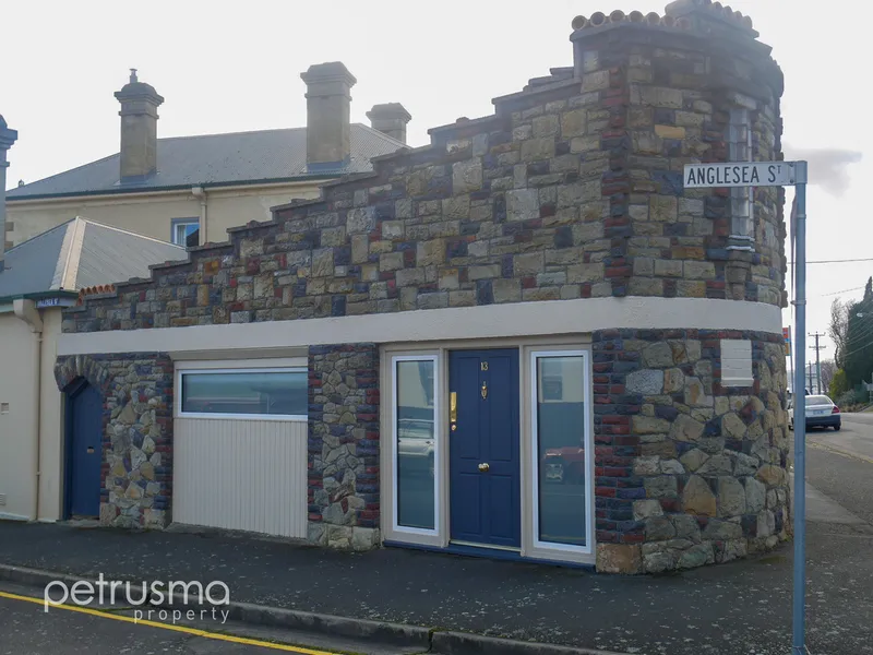 Unique two bedroom on Anglesea