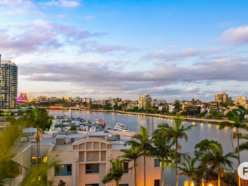 Absolute river front apartment Views unlike any other!